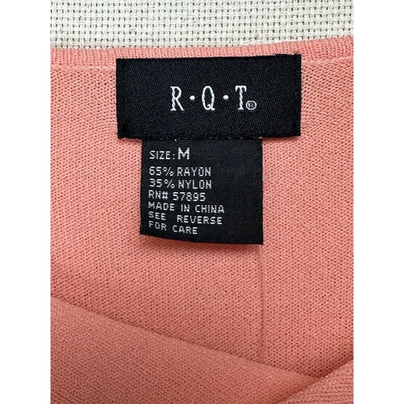 R.Q.T. Sz M Peach Boat Neck with Fold Down Neck Dragon Fly Broach NWT Feminine - Picture 9 of 13